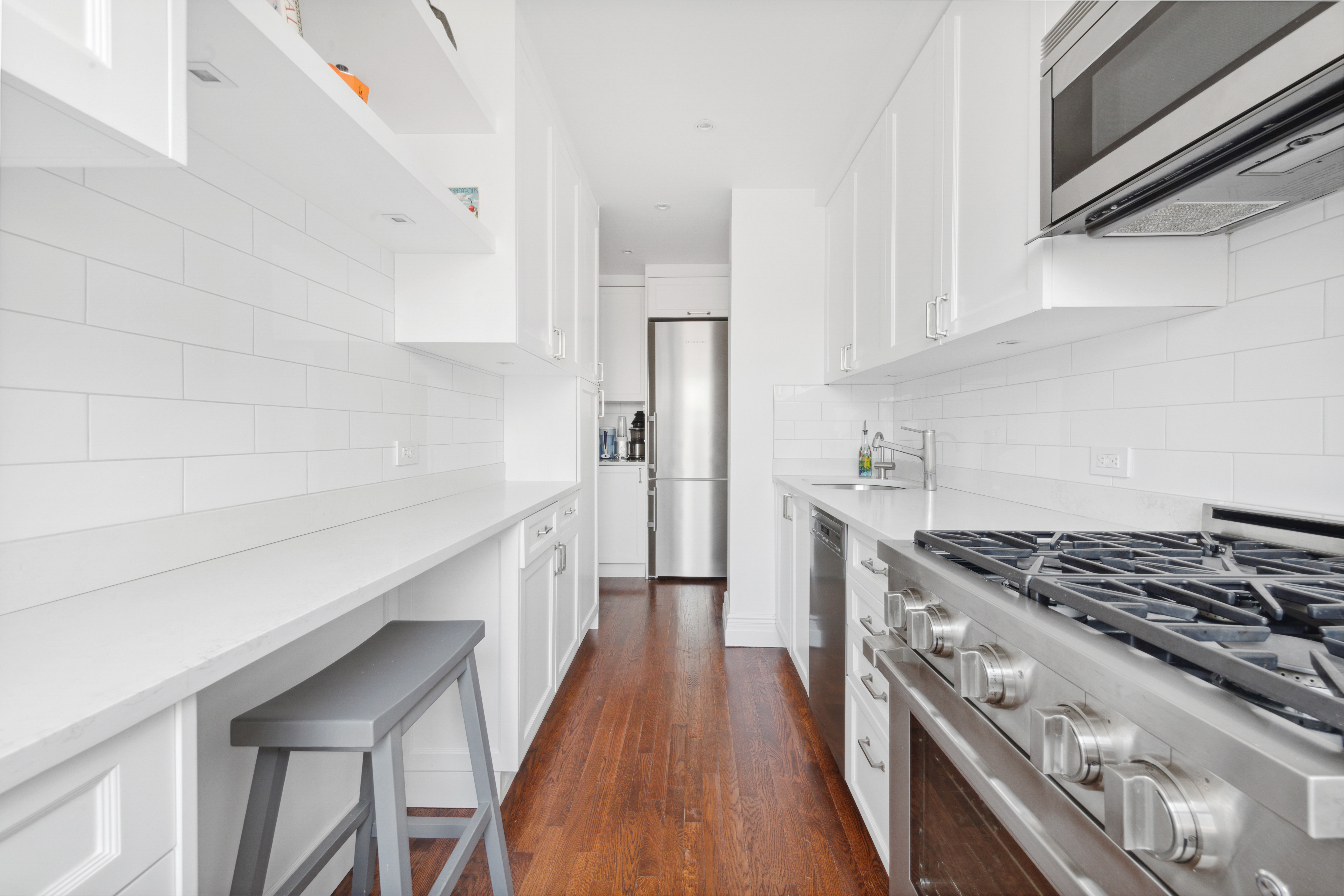 400 East 59th Street, Unit 8B Manhattan, NY 10022 - Photo 4 of 11