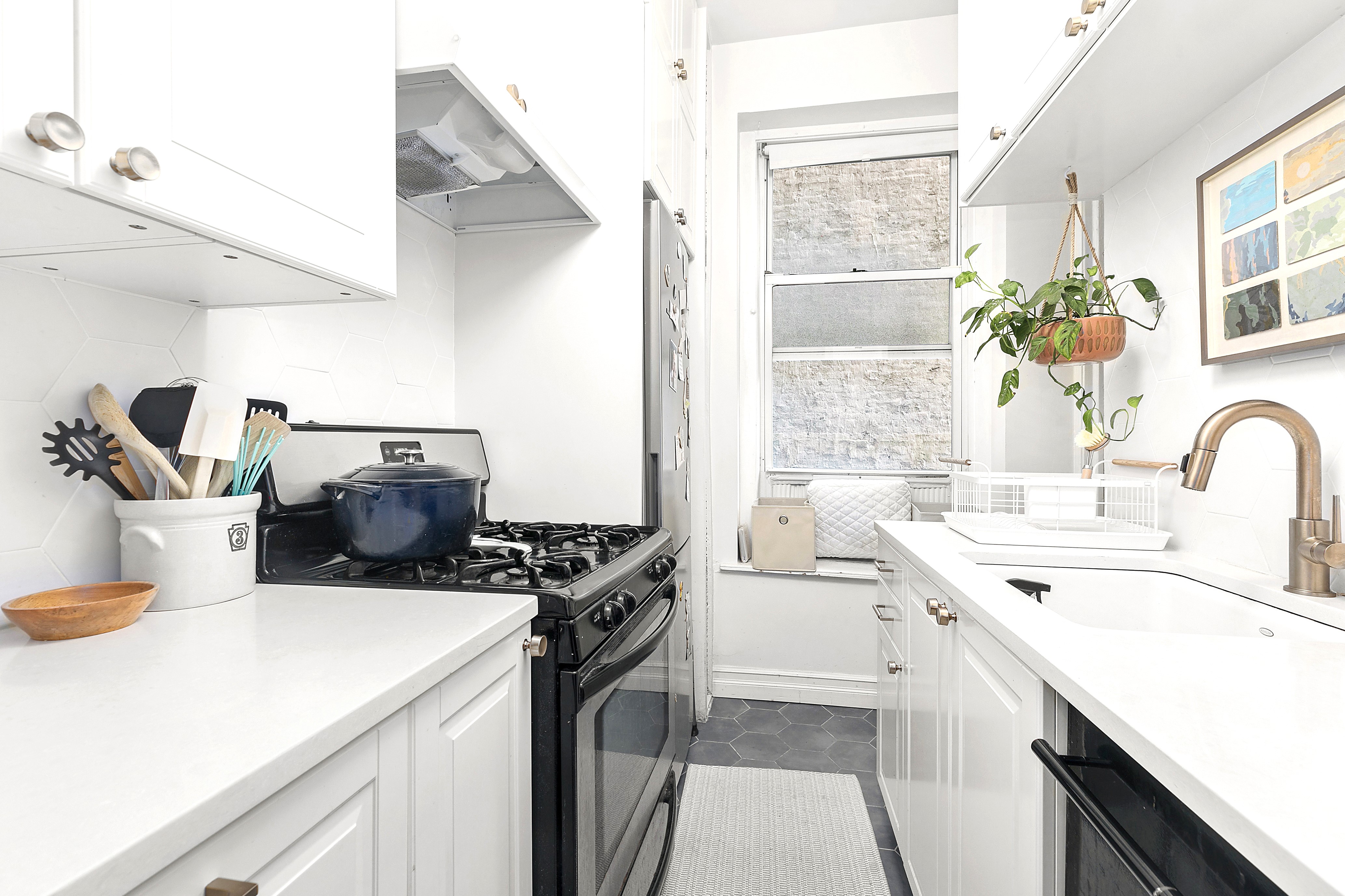 105 West 72nd Street, Unit 3B Manhattan, NY 10023 - Photo 6 of 8