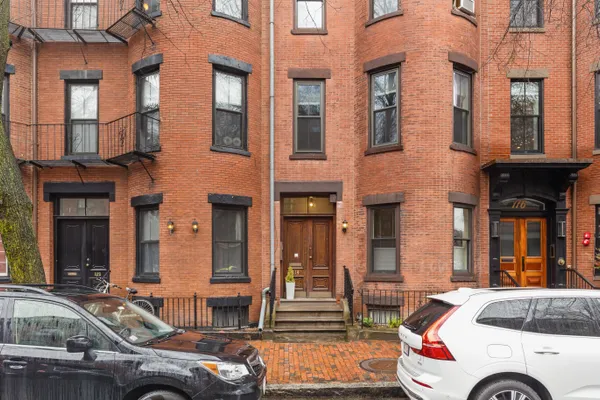 $795,000 | 114 Chandler Street, Unit 3, Boston, MA 02116