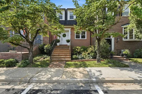 Contact Agent | 6328 Golf Course Square, Alexandria, VA 22307