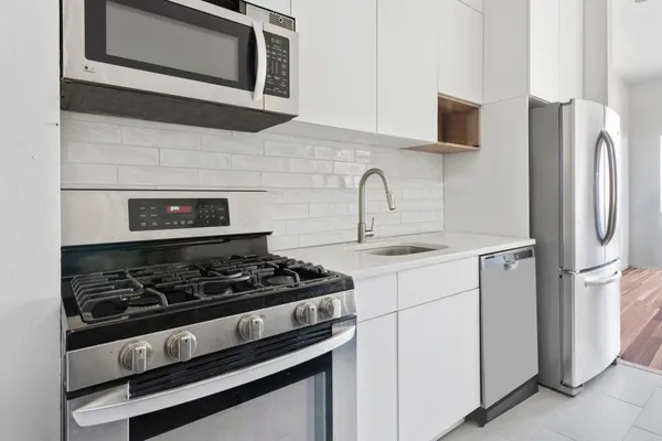 $4,195 | 221 Troutman Street, Unit 4L | Bushwick