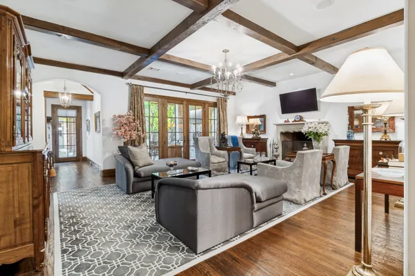 $3,350,000 | 4327 Irving Avenue, Dallas, TX 75219