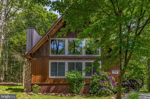 $359,000 | 214 Coach Road, Tobyhanna, PA 18466