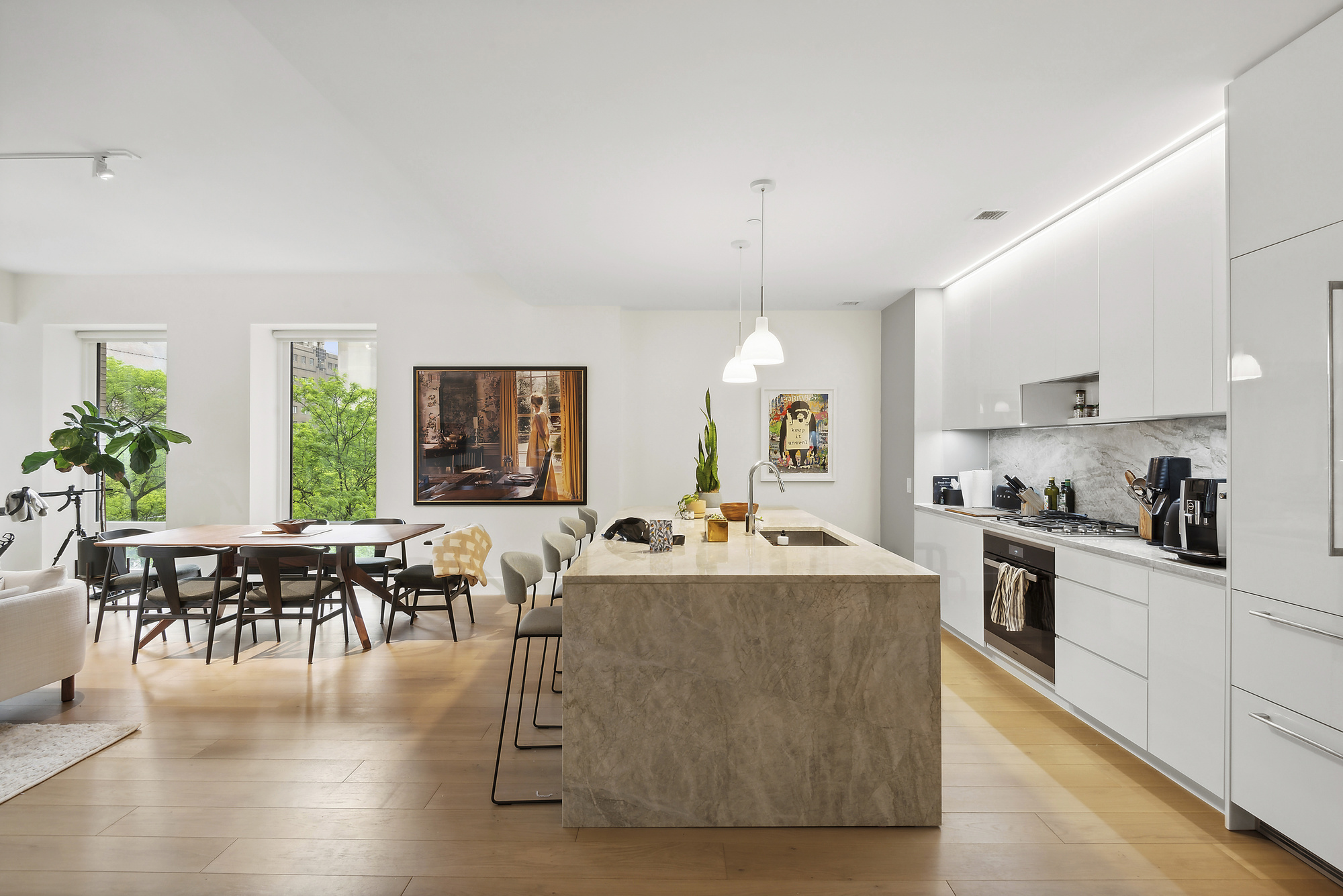 15 West 61st Street, Unit 3 Manhattan, NY 10023 - Photo 2 of 19