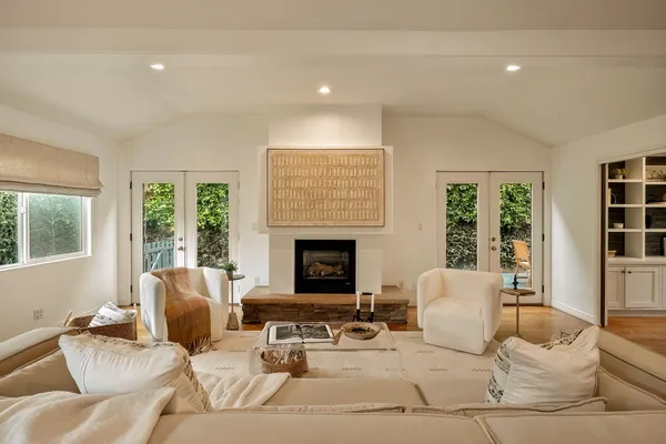 $2,349,000 | 1308 Vienna Way, Venice, CA 90291