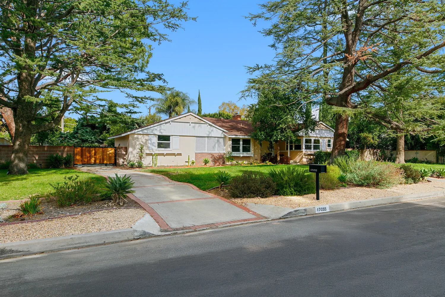 $1,100,000 | 17055 Gresham Street, Northridge, CA 91325