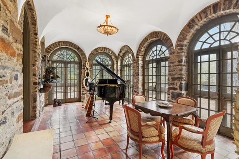 $7,495,000 | 26 Old Gulph Road, Gladwyne, PA 19035