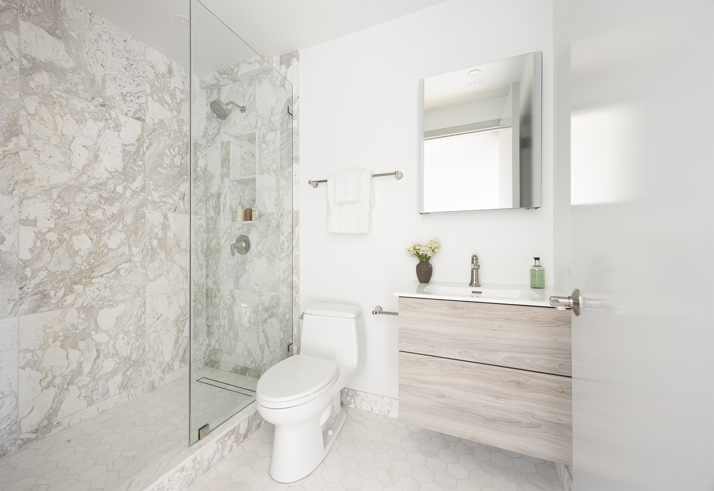 200 East 69th Street, Unit 32C Manhattan, NY 10021 - Photo 14 of 17