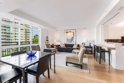 $5,200,000 | 5630 Wisconsin Avenue, Unit 805, Chevy Chase, MD 20815