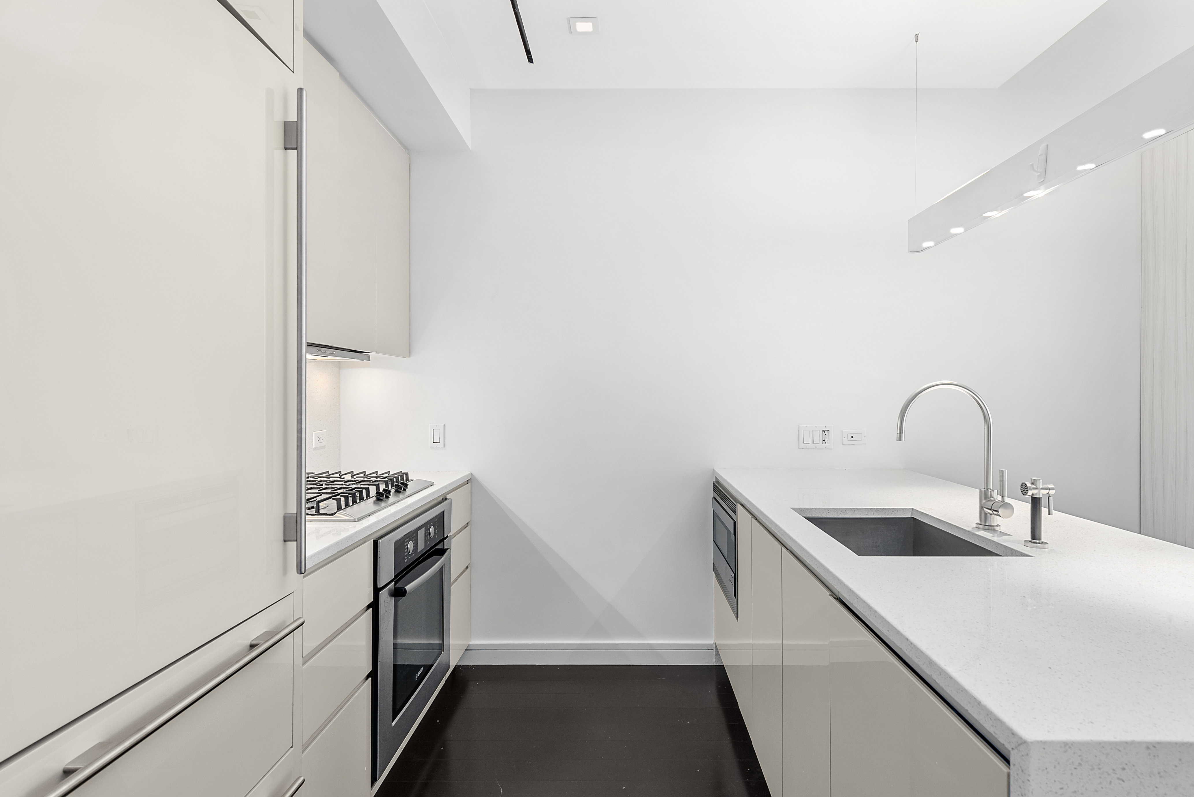 300 East 23rd Street, Unit 5B Manhattan, NY 10010 - Photo 3 of 13 Gallery Image 3