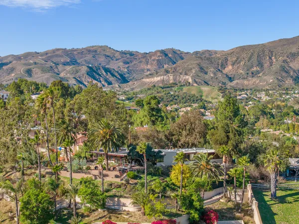 $1,999,000 | 17728 Ridgeway Road, Granada Hills, CA 91344