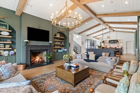 $3,900,000 | 28 Club Estates Parkway, Austin, TX 78738