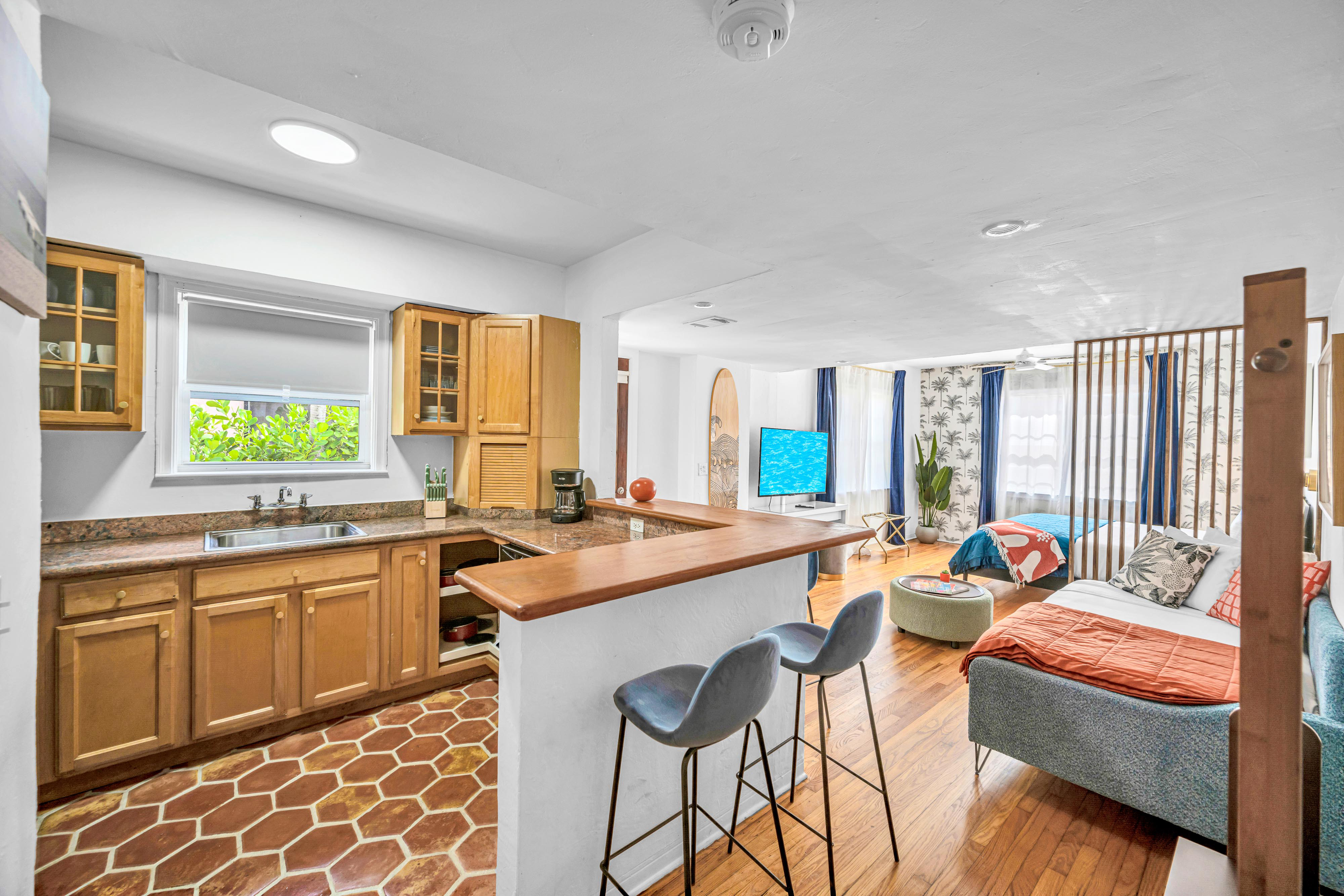7643 Harding Avenue Miami Beach, FL 33141 - Photo 15 of 61