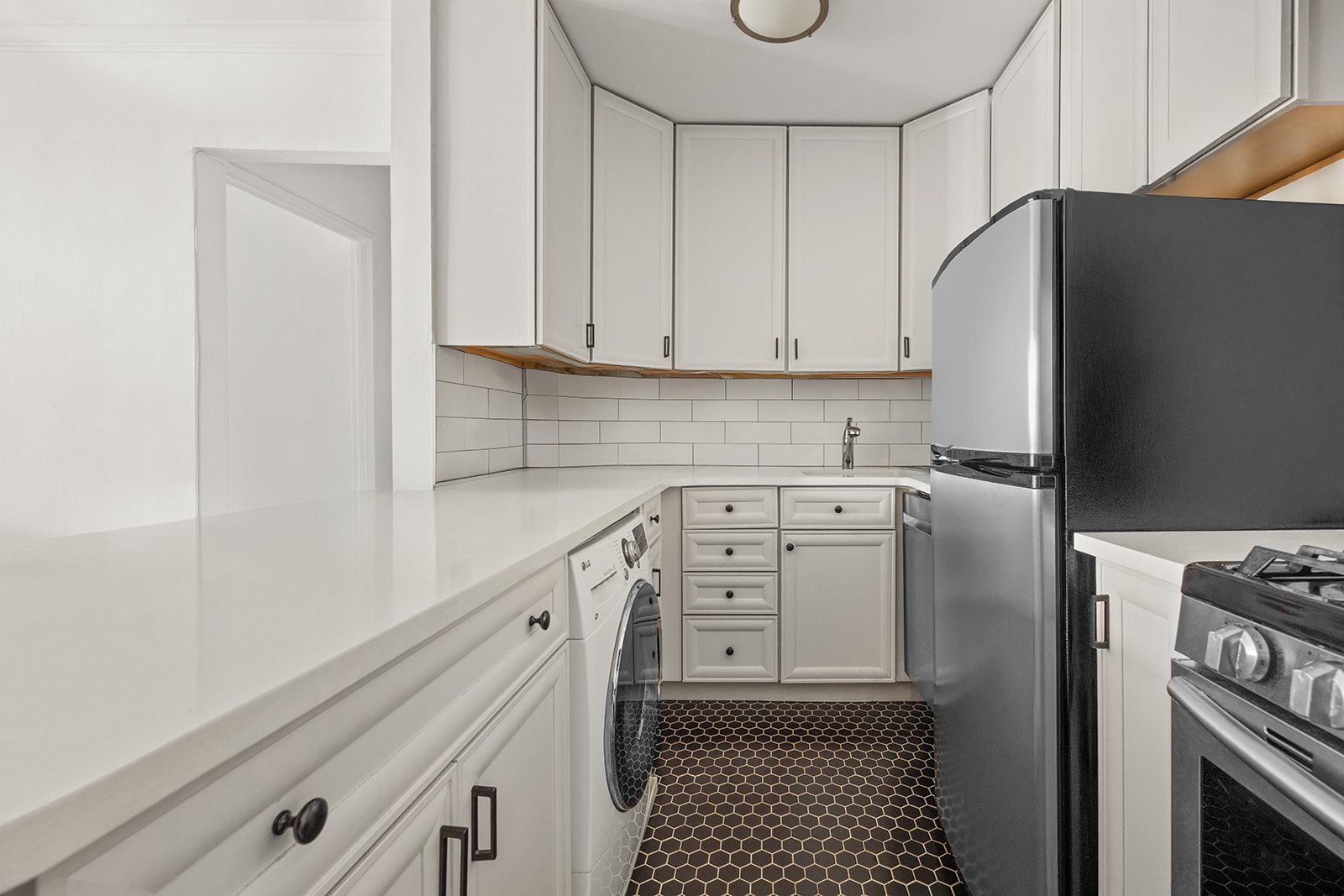 336 East 50th Street, Unit 5A Manhattan, NY 10022 - Photo 4 of 9