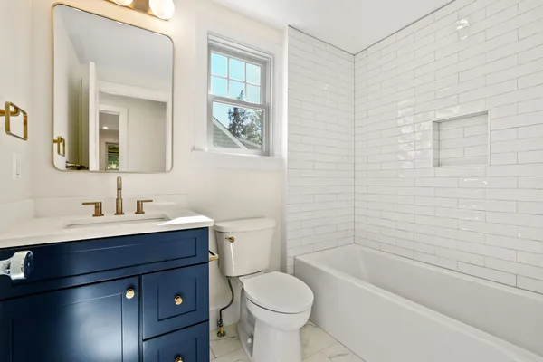 $2,195,000 | 22 West Spring Street, Alexandria, VA 22301