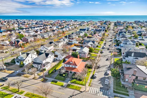 $2,000,000 | 142-15 Newport Avenue | Neponsit