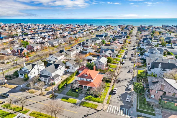 $2,000,000 | 142-15 Newport Avenue | Neponsit