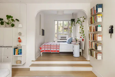 $770,000 | 165 West 20th Street, Unit 5C | Chelsea