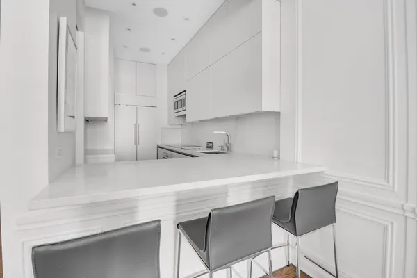 $18,000 | 14 East 68th Street, Unit 3 | Lenox Hill