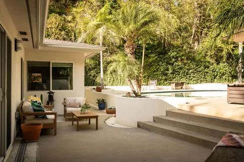 $2,849,000 | 11202 Canton Drive, Studio City, CA 91604