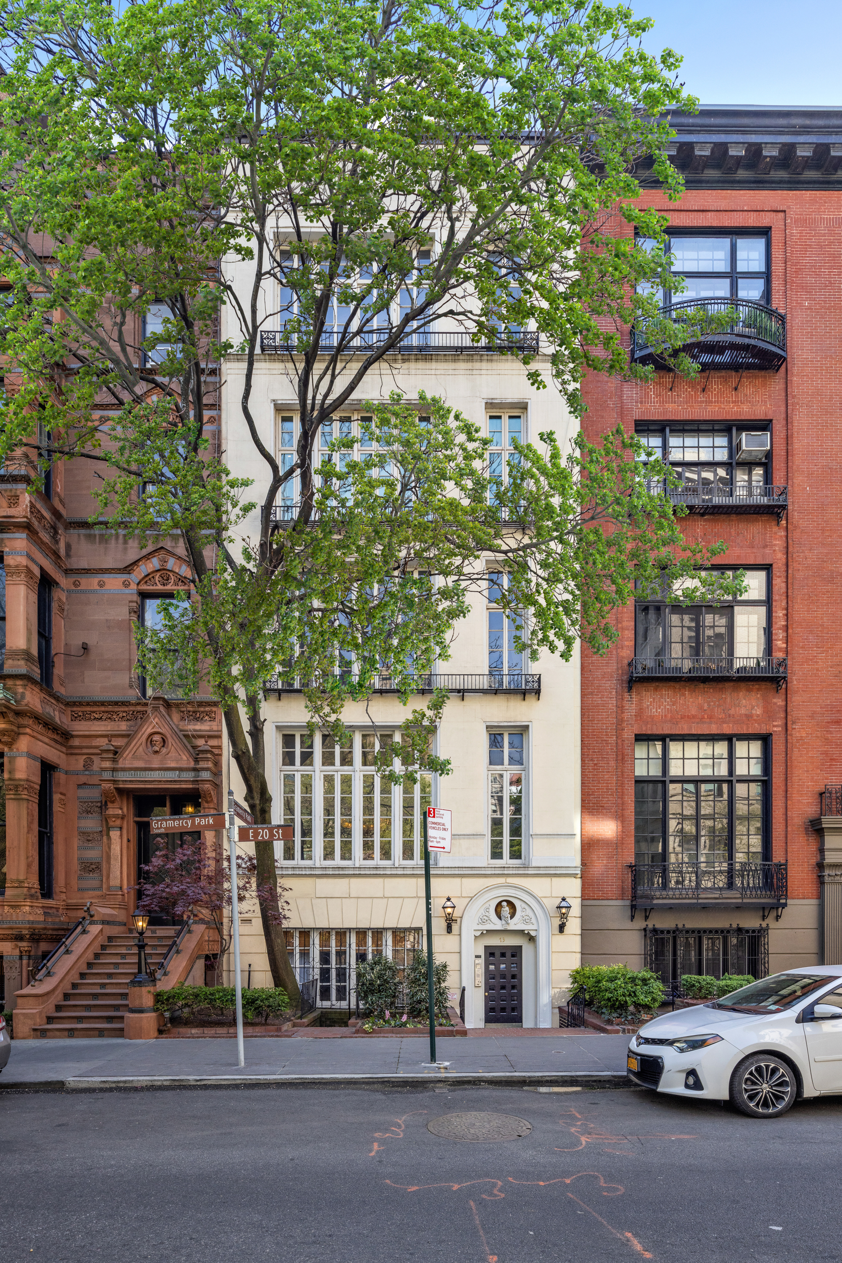 13 Gramercy Park South, Unit 5R Manhattan, NY 10003 - Photo 11 of 15