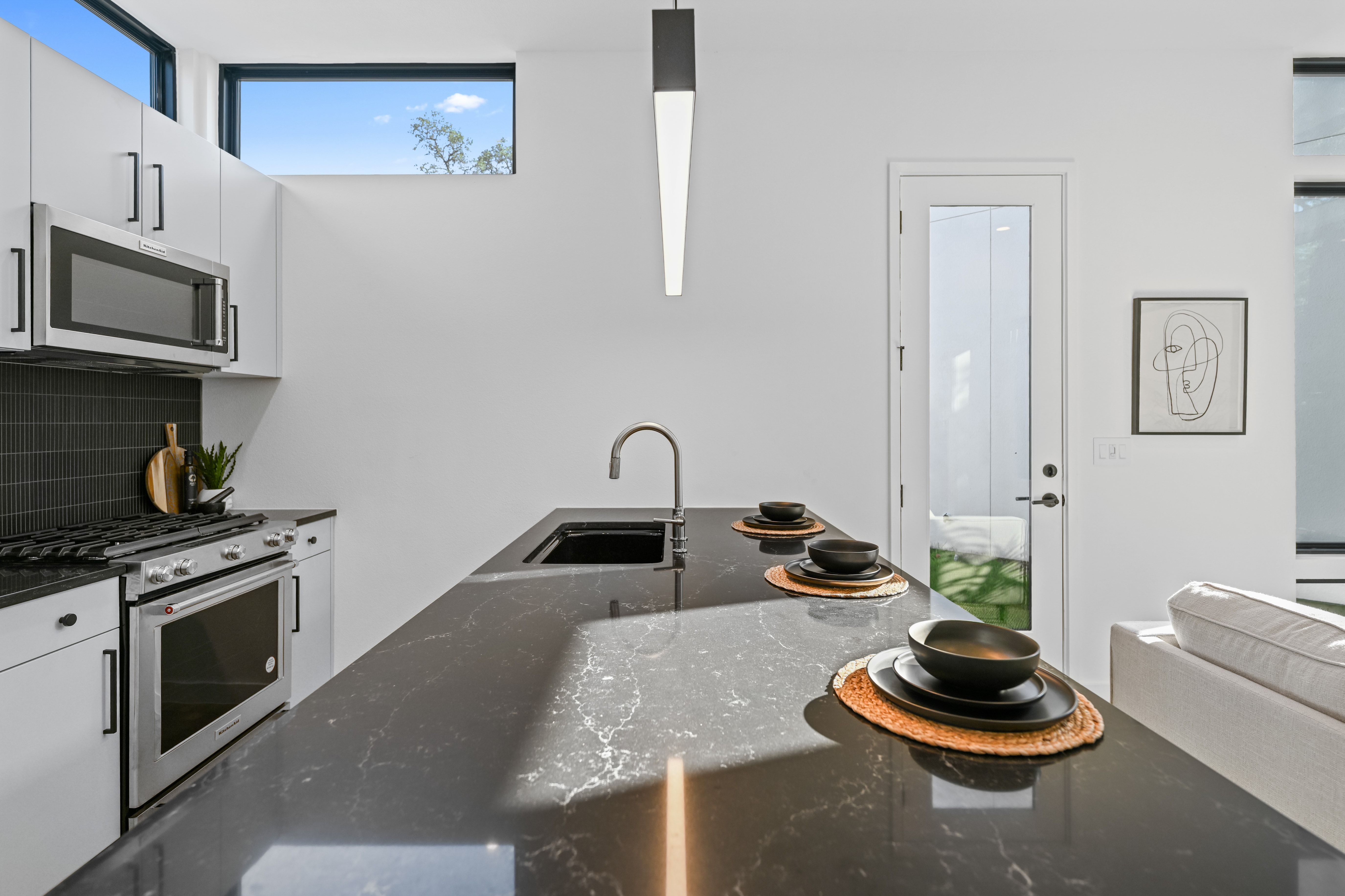 219 Lessin Lane, Unit 15 Austin, TX 78704 - Photo 23 of 53 Gallery Image 23