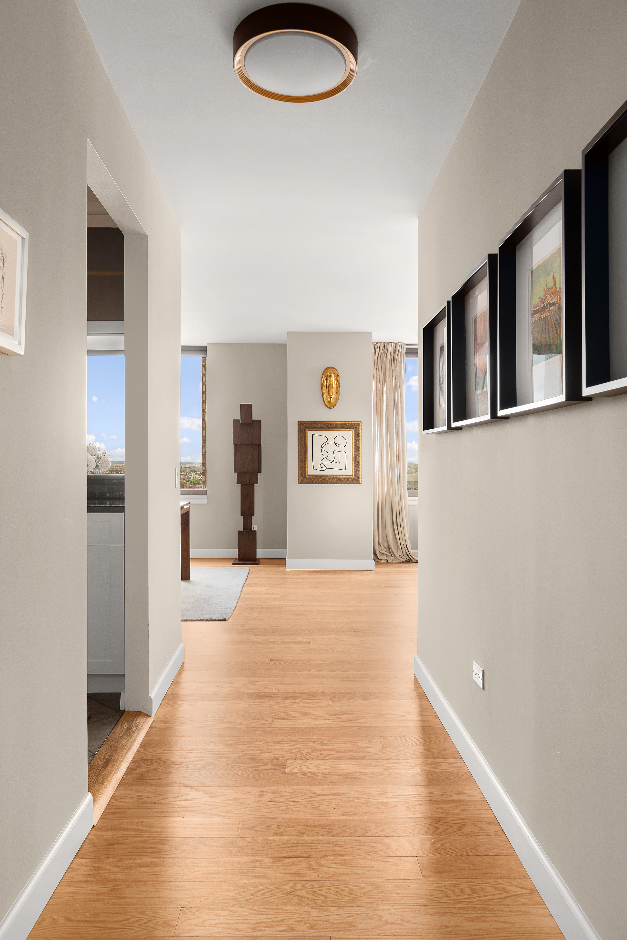 422 East 72nd Street, Unit 27C Manhattan, NY 10021 - Photo 7 of 25 a view of a living room
