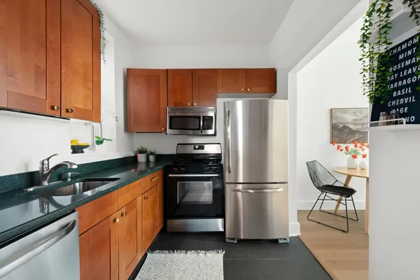 $535,000 | 406 West 46th Street, Unit 2C | Hell's Kitchen