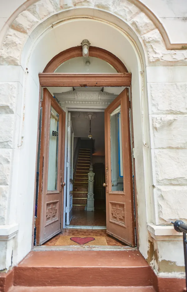 a view of a entryway door of the house