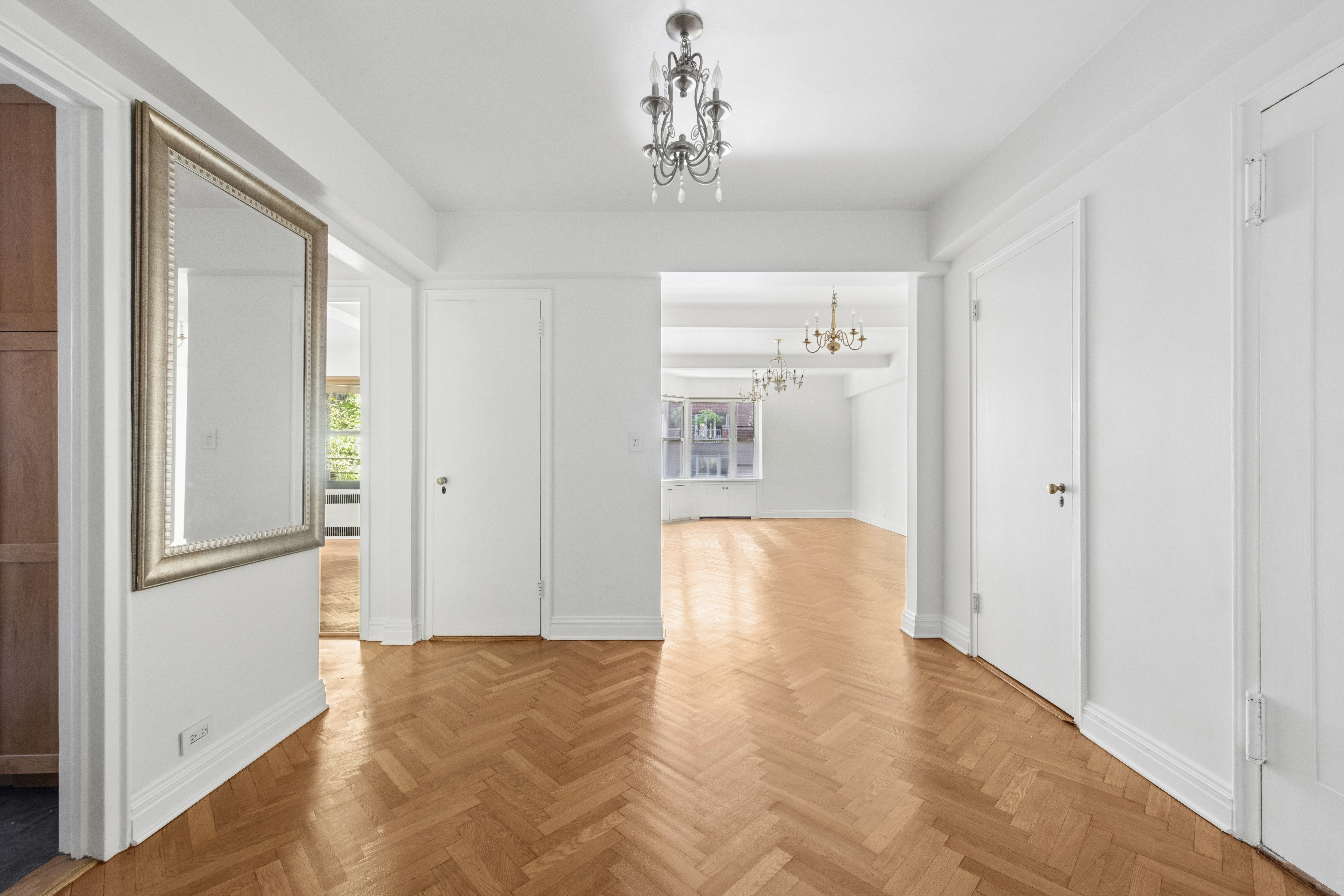 177 East 77th Street, Unit 5D Manhattan, NY 10075 - Photo 3 of 13 Gallery Image 3