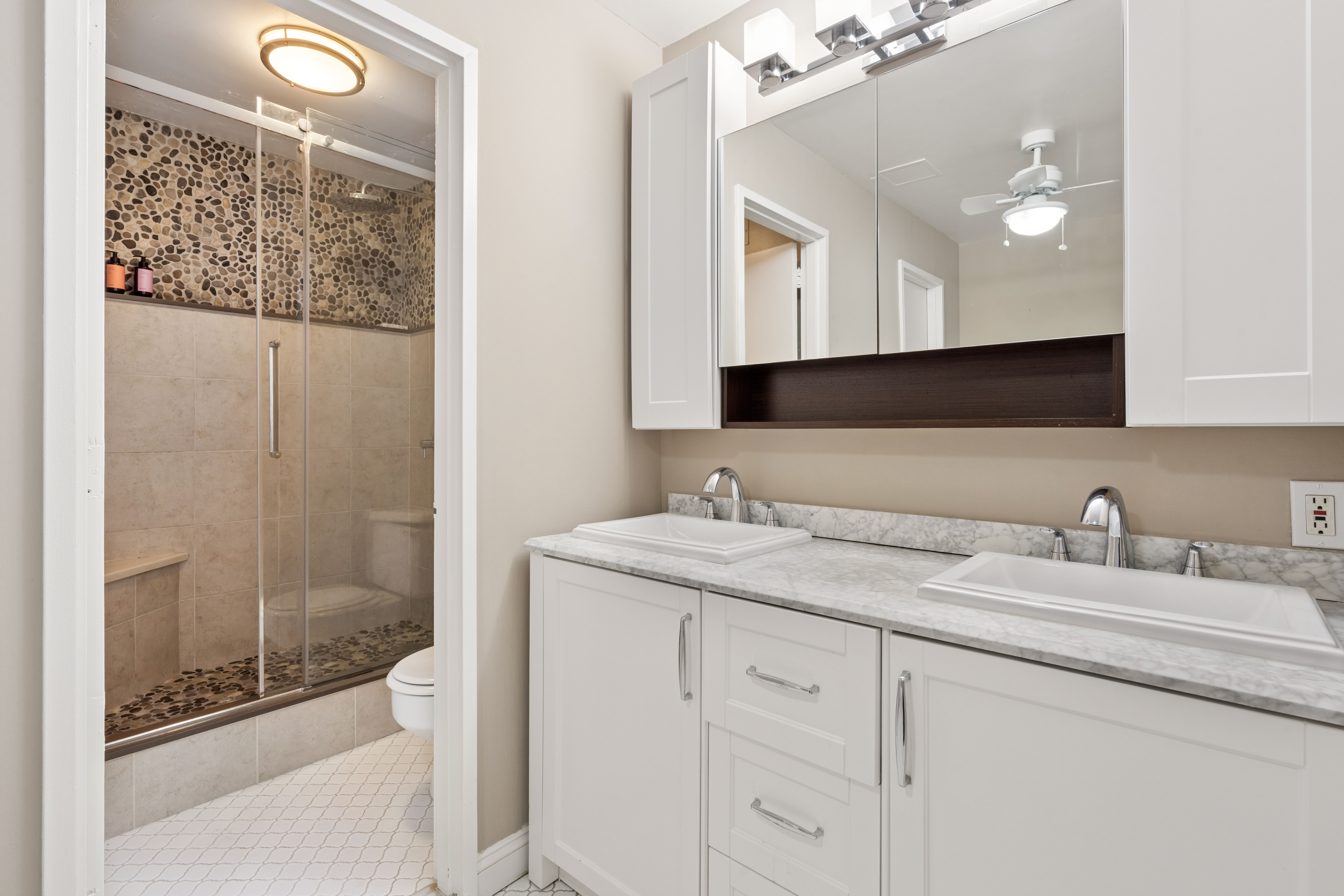 310 East 46th Street, Unit 4L Manhattan, NY 10017 - Photo 7 of 11 Gallery Image 7