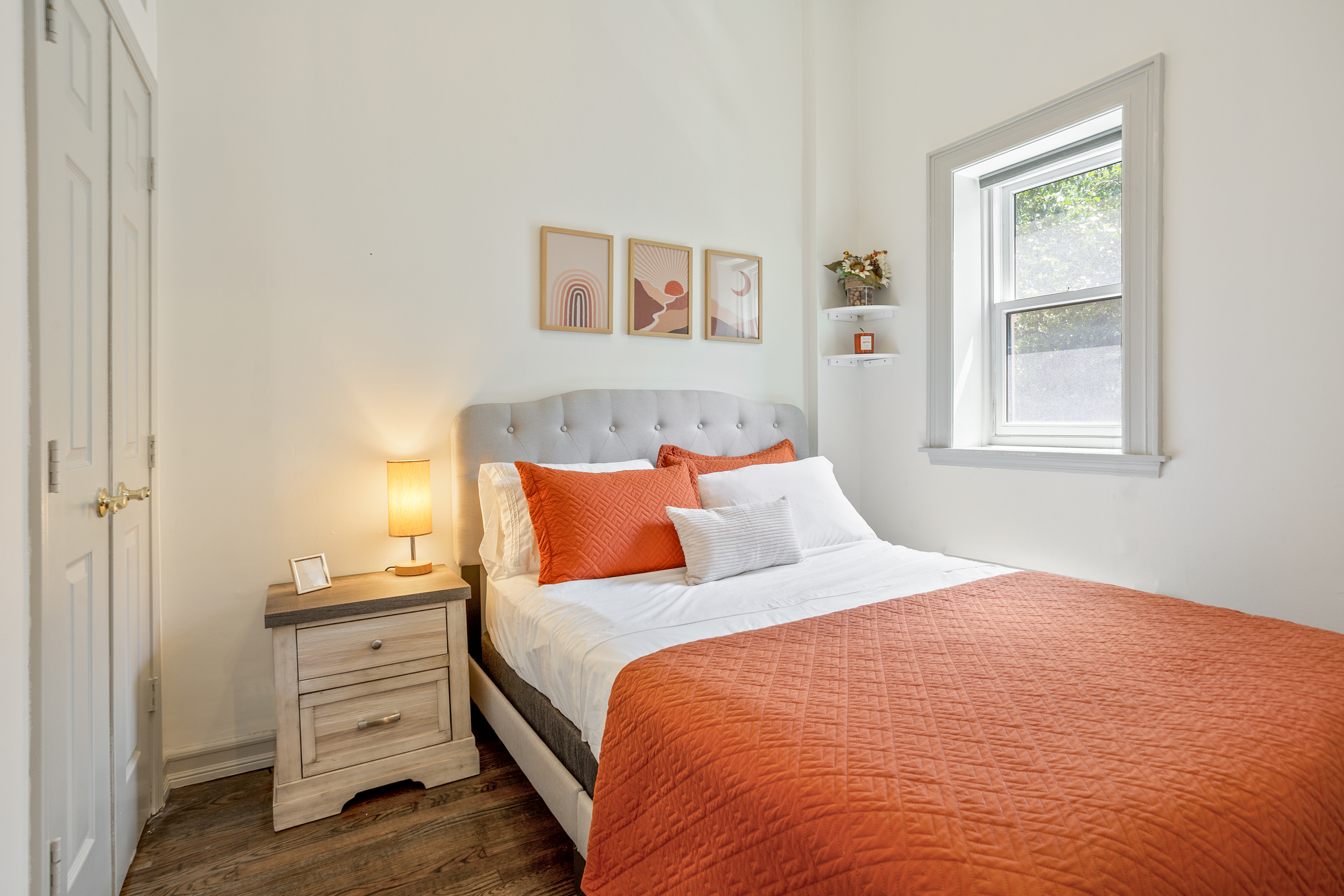 55 West 84th Street, Unit 5 Manhattan, NY 10024 - Photo 4 of 8 a bedroom with a bed and a window