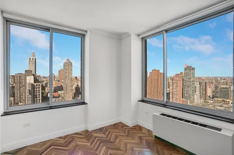 $1,995,000 | 360 East 88th Street, Unit 33B | Upper East Side