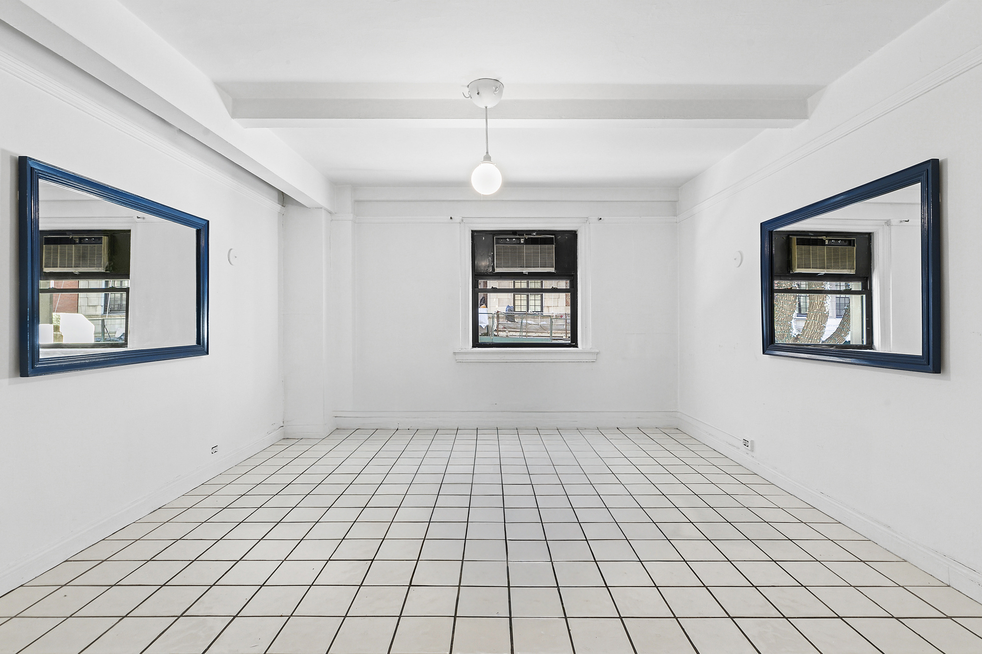33 West 67th Street, Unit FE Manhattan, NY 10023 - Photo 6 of 16 Gallery Image 6