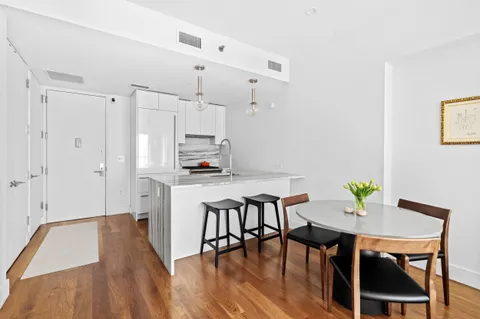 $1,575,000 | 427 East 90th Street, Unit 5A | Upper East Side