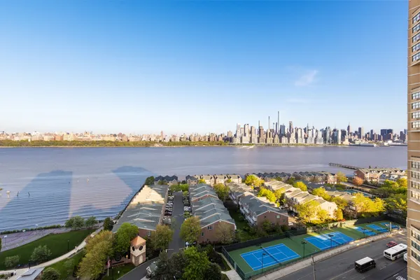 $435,000 | 7004 JFK Boulevard East, Unit 40G, Guttenberg, NJ 07093