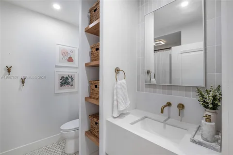 $2,750,000 | 10235 Southwest 58th Court, Pinecrest, FL 33156