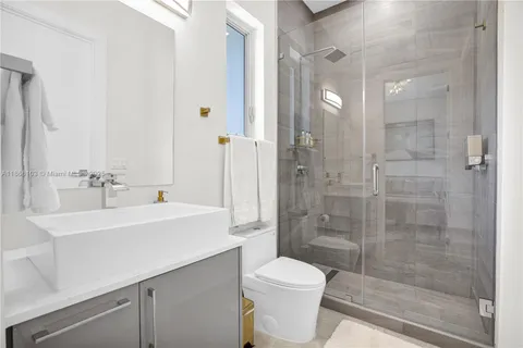 $1,450,000 | 3331 Southwest 29th Terrace, Unit 1, Miami, FL 33133