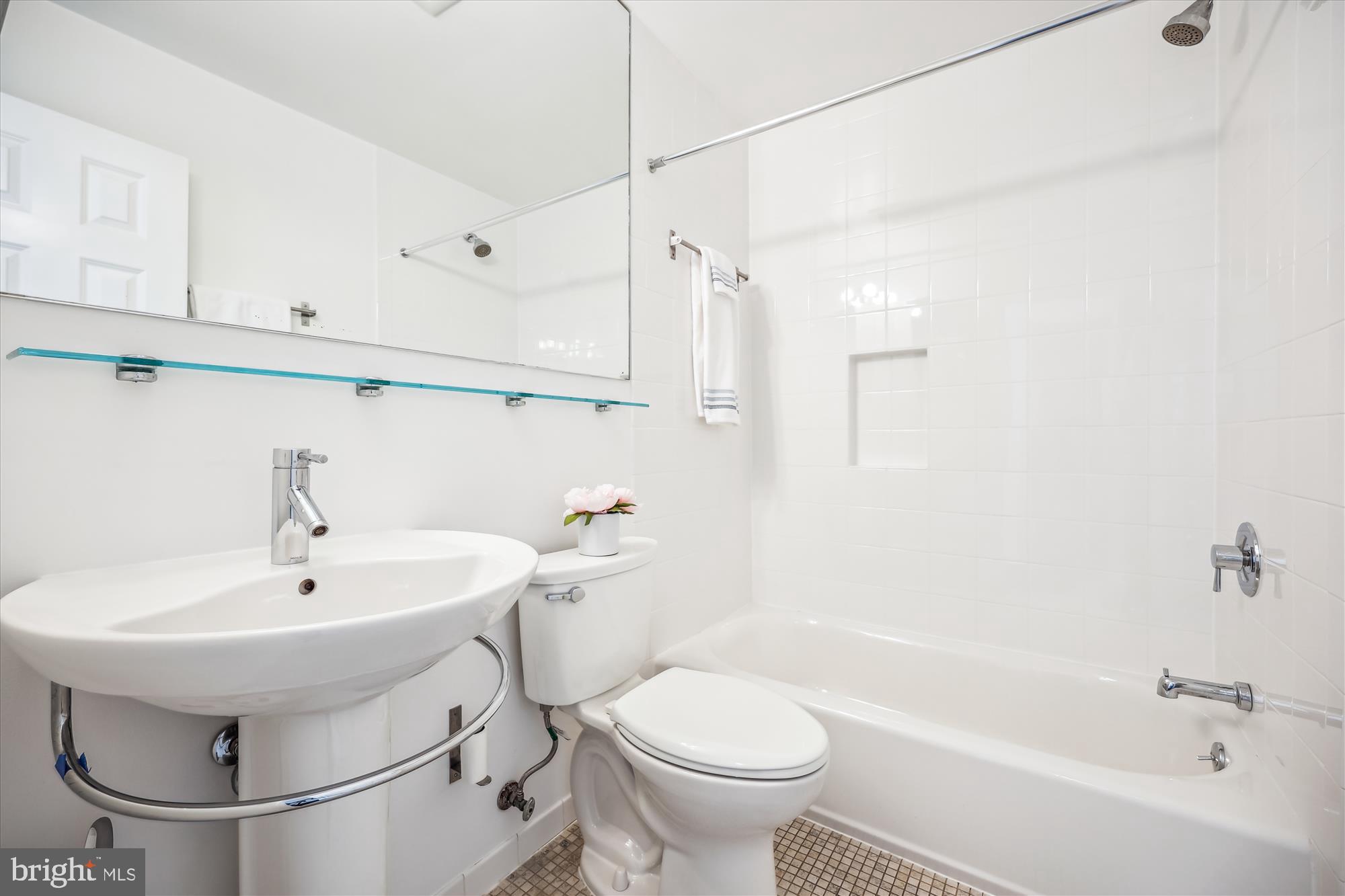 6705 Hillandale Road, Unit 153 Chevy Chase, MD 20815 - Photo 20 of 31