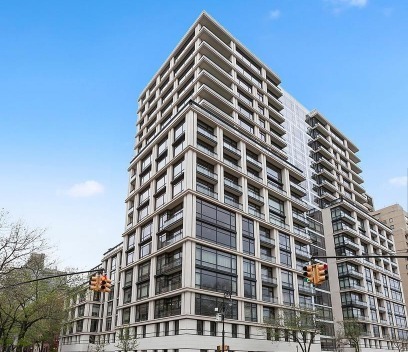 170 East End Avenue, Unit 7A Manhattan, NY 10128 - Photo 33 of 35 a front view of a building