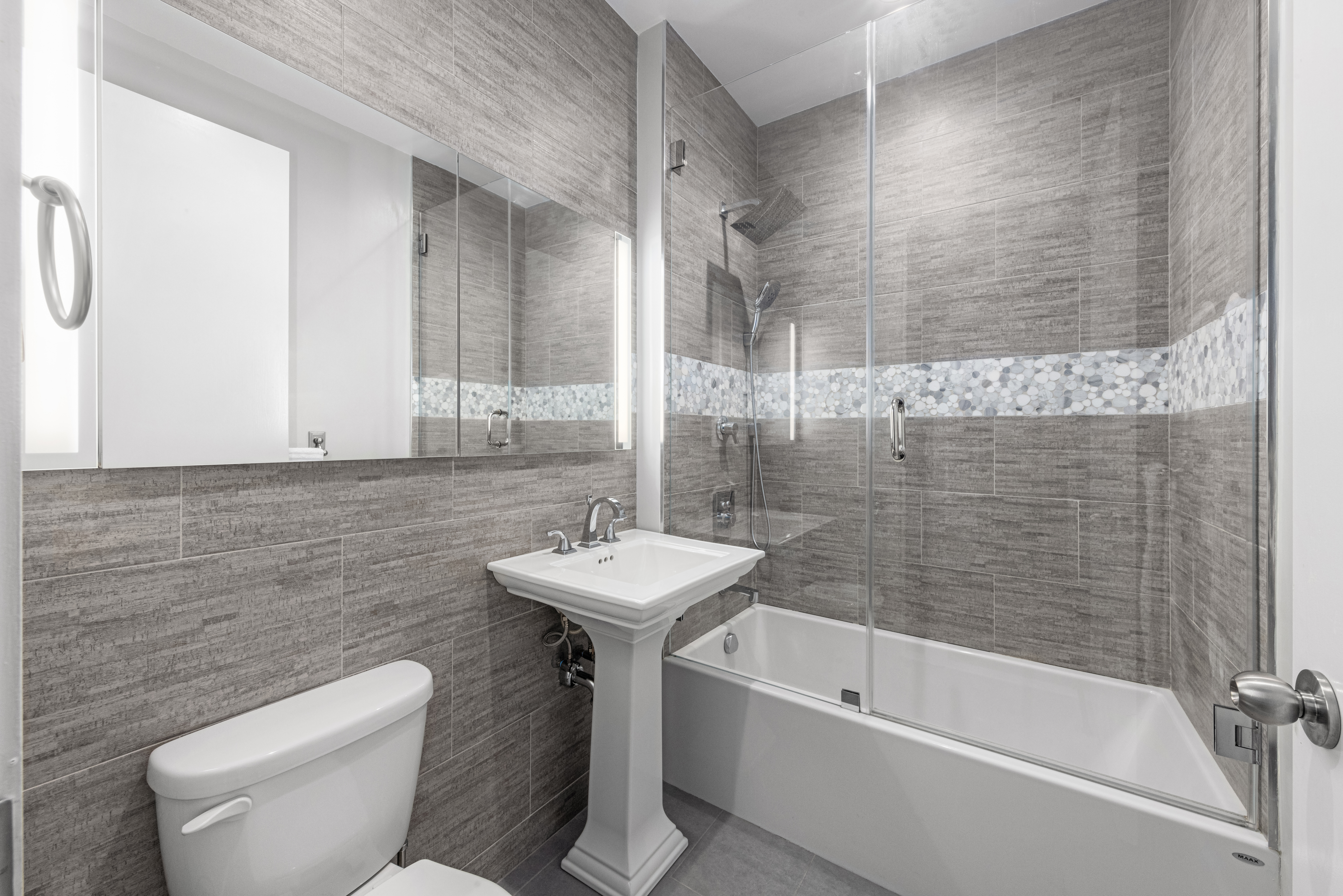 53 North Moore Street, Unit 3B Manhattan, NY 10013 - Photo 8 of 11