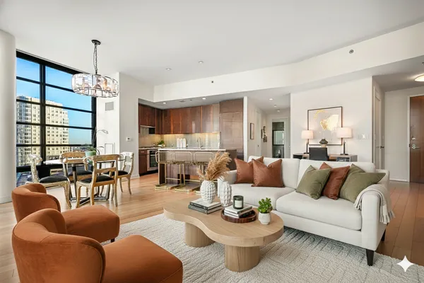 $2,250,000 | 580 Washington Street, Unit PH3, Boston, MA 02111