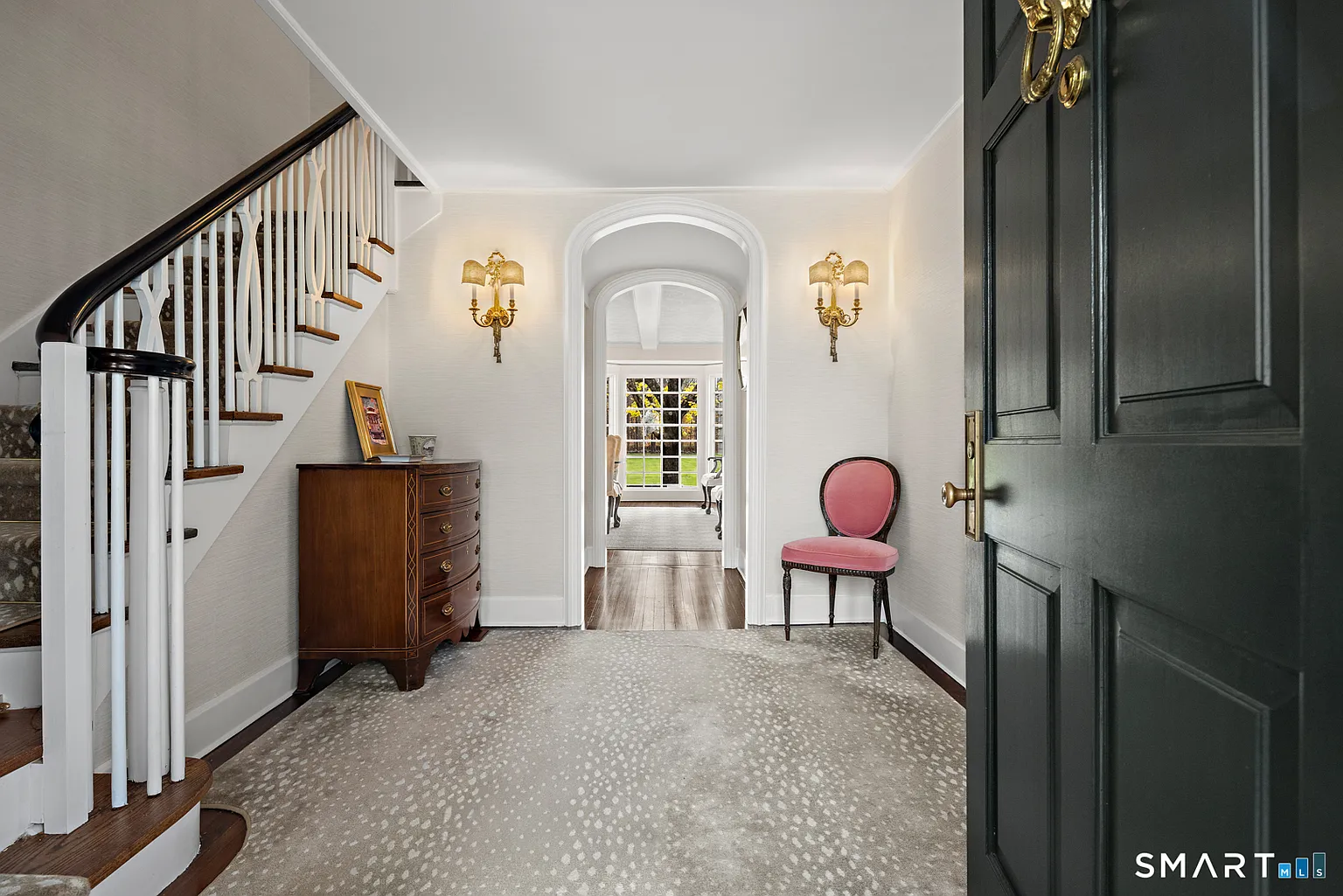 32 West Road New Canaan, CT 06840 - Photo 3 of 40