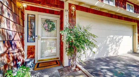 $695,000 | 1678 Creekview Court, Petaluma, CA 94954