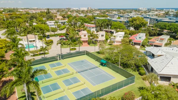 $1,750,000 | 221 Pelican Way, Delray Beach, FL 33483