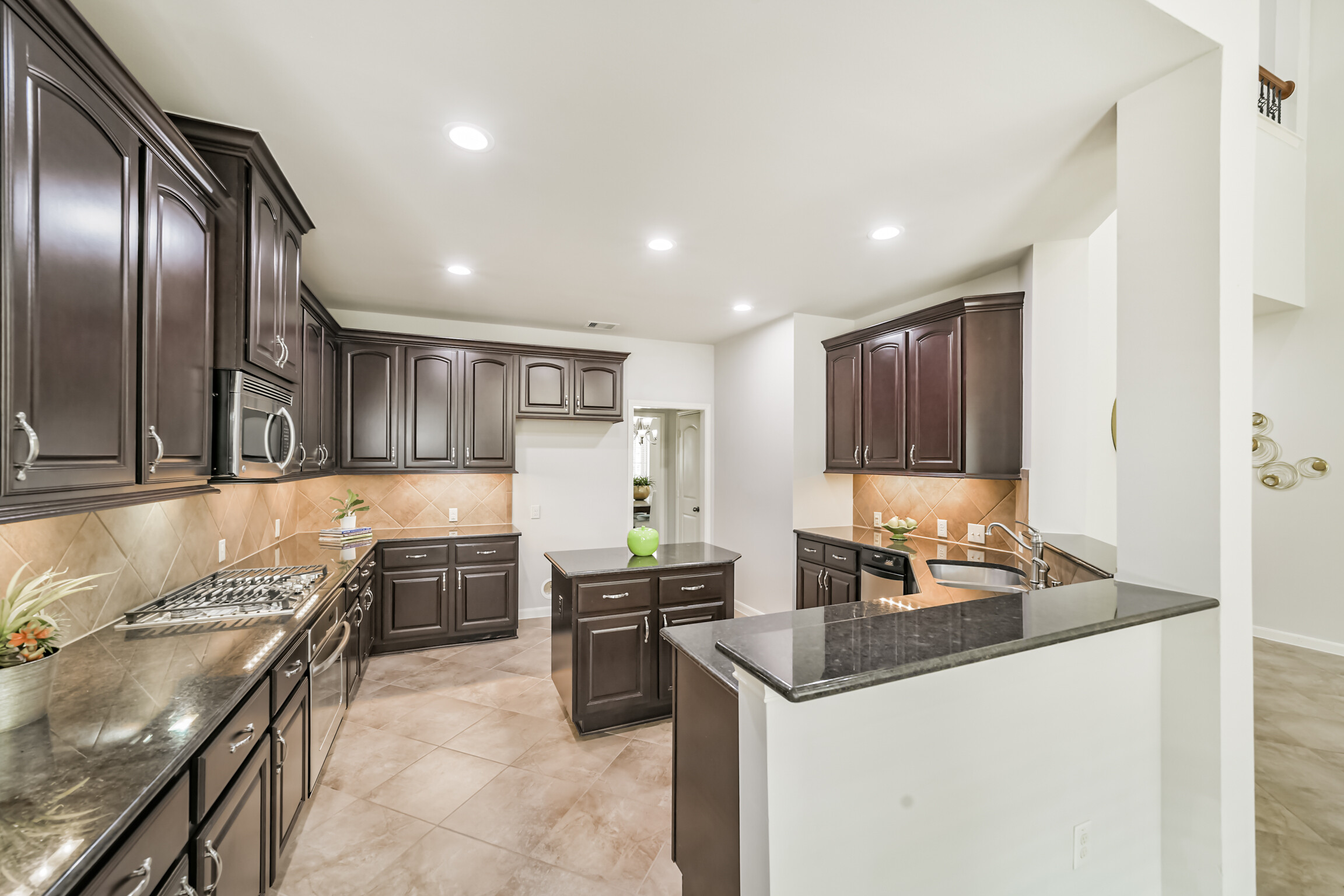 13607 Breakwater Path Loop Houston, TX 77044 - Photo 18 of 47