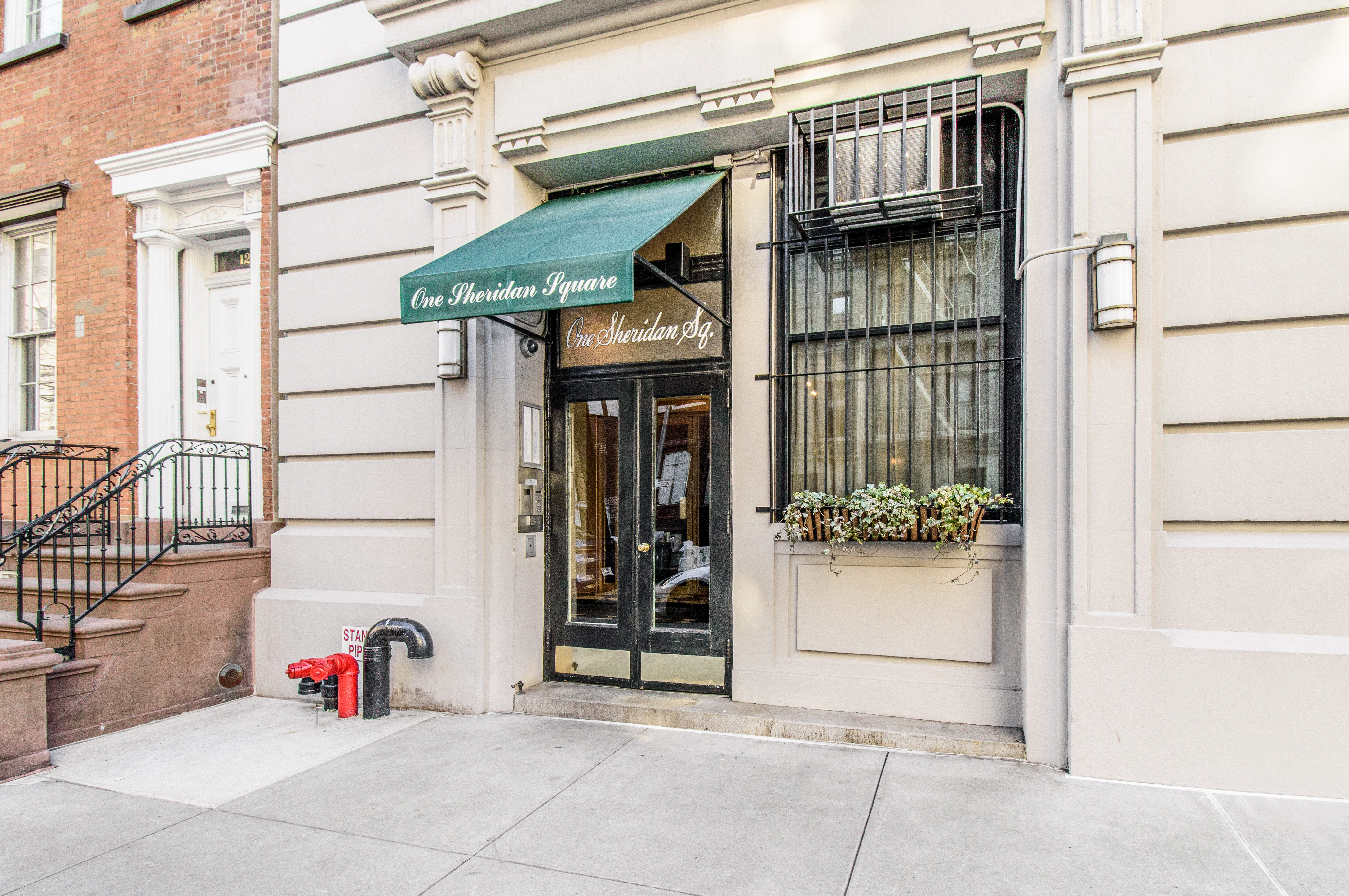 1 Sheridan Square, Unit 6E Manhattan, NY 10014 - Photo 6 of 7 a view of entryway of house
