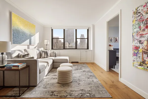 $1,075,000 | 301 East 87th Street, Unit 23D | Upper East Side