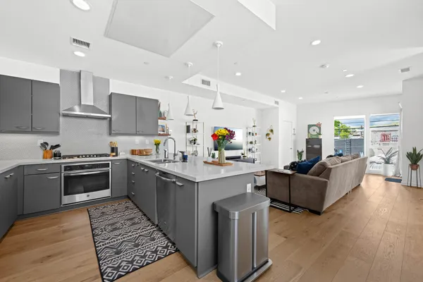 $989,000 | 11307 Morrison Street, North Hollywood, CA 91601