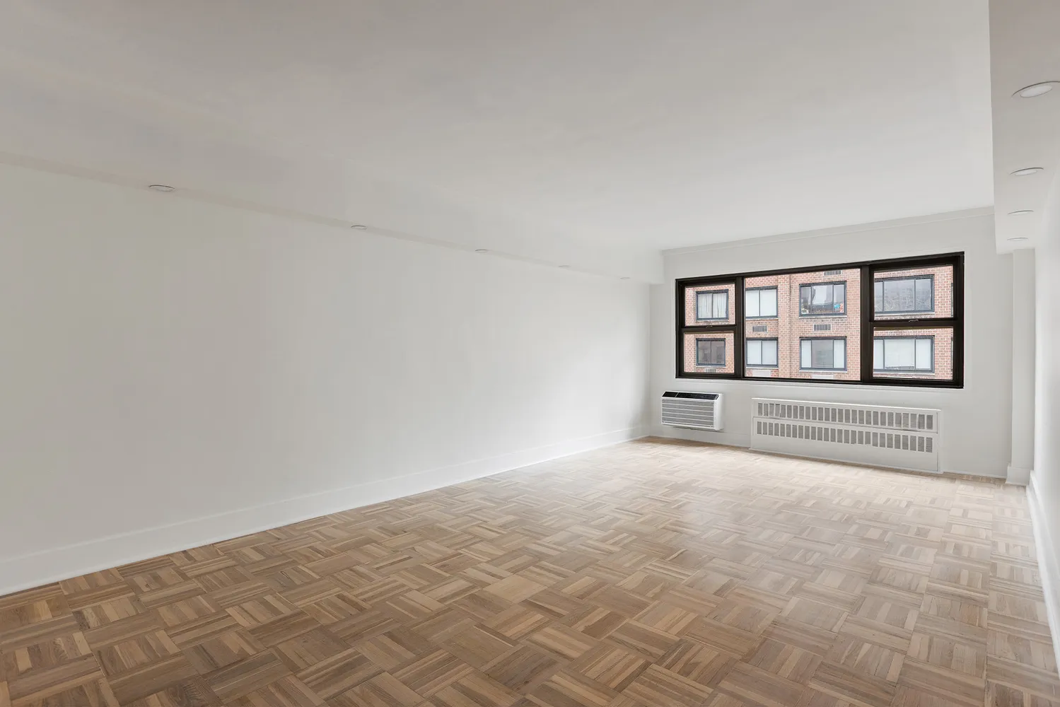$749,000 | 335 East 51st Street, Unit 9D | Midtown East